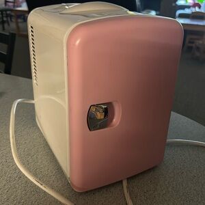 Mini fridge